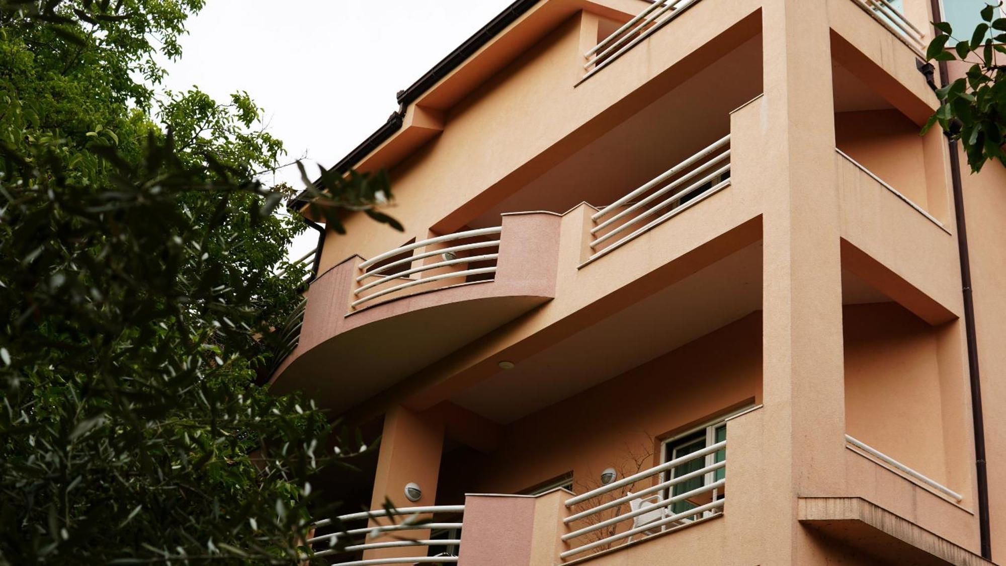 Hotel Vila Ivankovic Buna Exteriör bild
