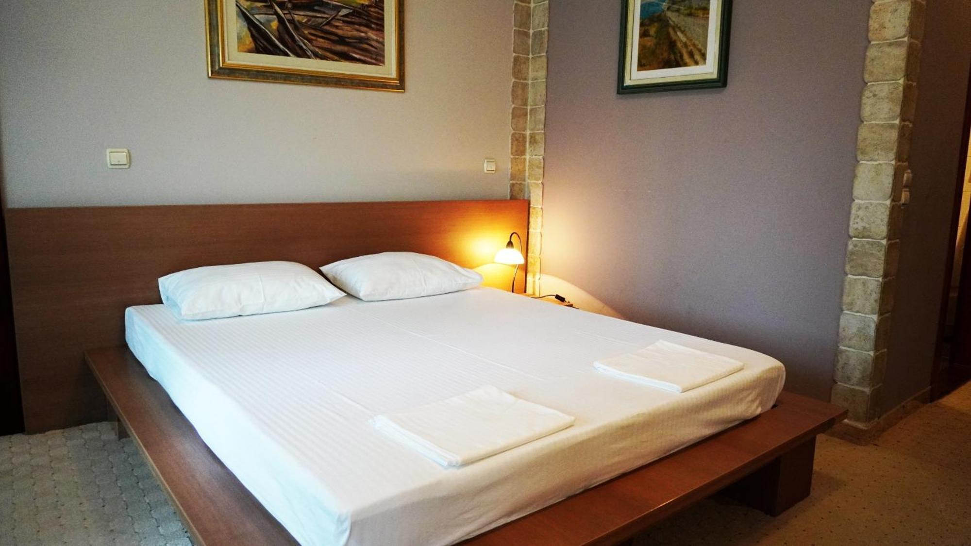 Hotel Vila Ivankovic Buna Rum bild